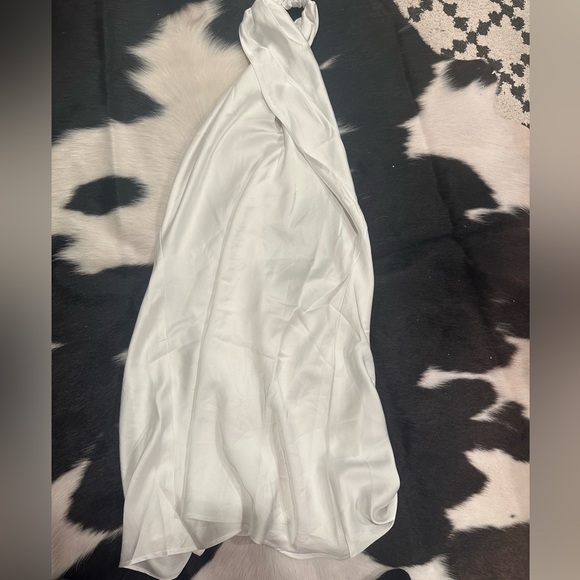 Show Me Your Mumu Jasmine Mini
Dress in Ivory Luxe Satin SIZE:LARGE - Picture 7 of 9